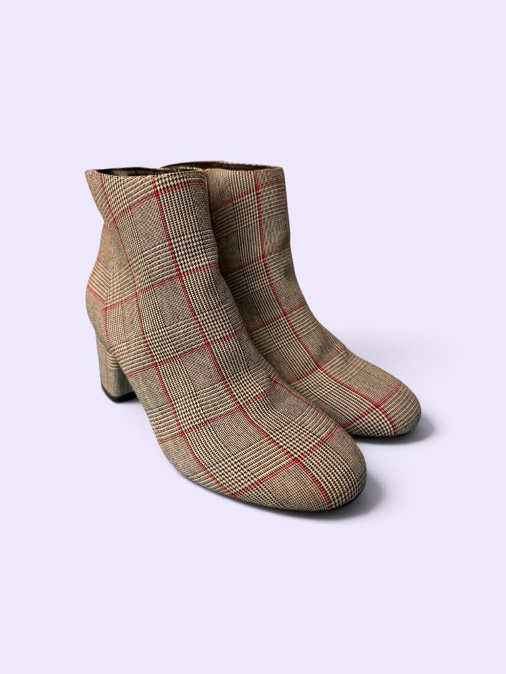 Kelly & Katie 'Thessa" Red, Black, White Plaid Ankle Booties Sz 8.5
